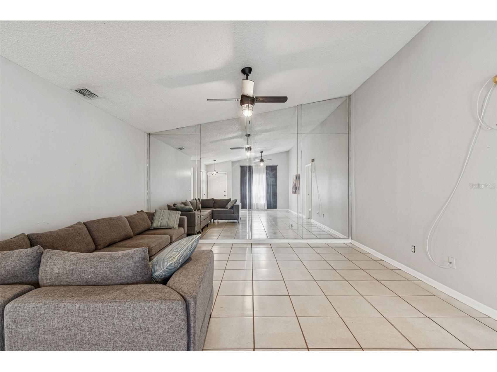 1930 Gregory Drive Tampa FL 33613 W7882425 image47