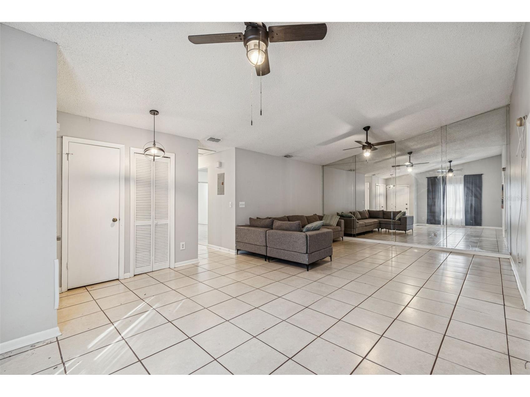 1930 Gregory Drive Tampa FL 33613 W7882425 image51