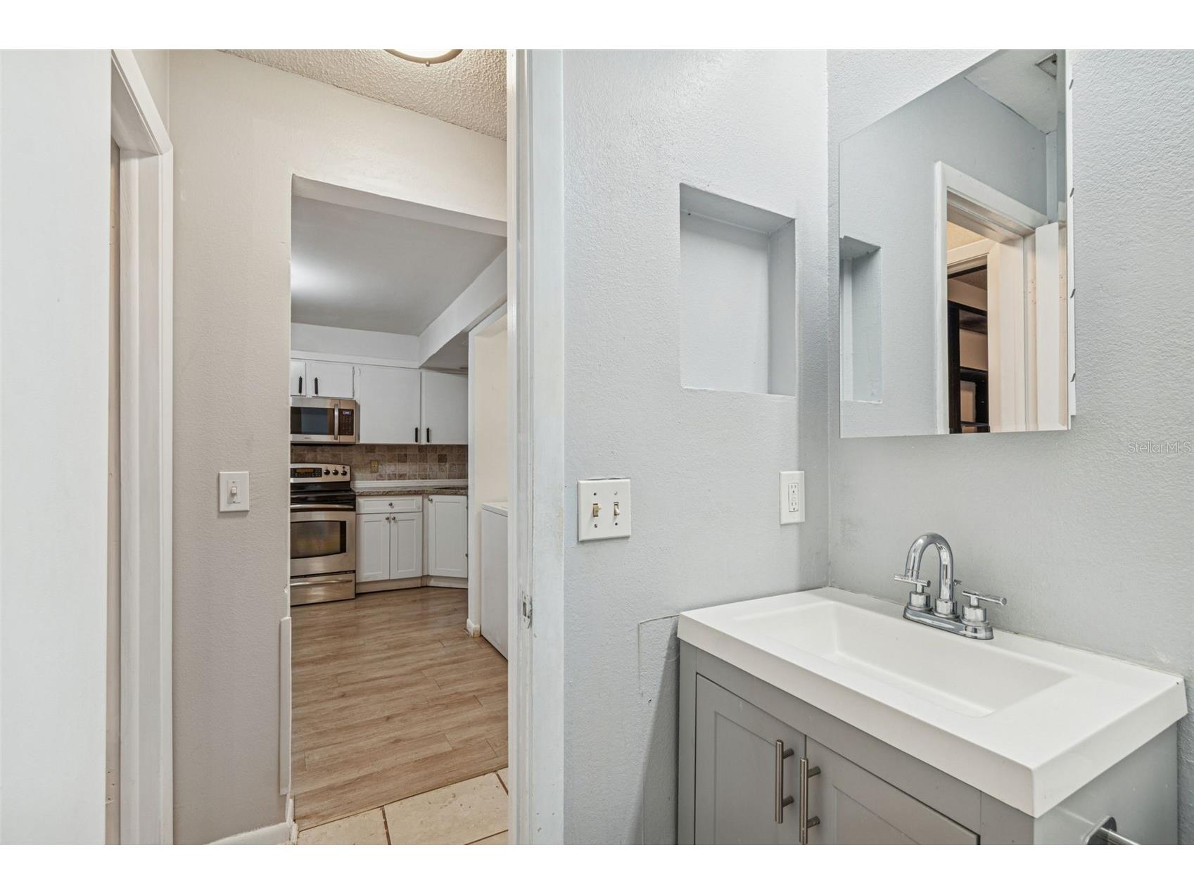 1930 Gregory Drive Tampa FL 33613 W7882425 image9