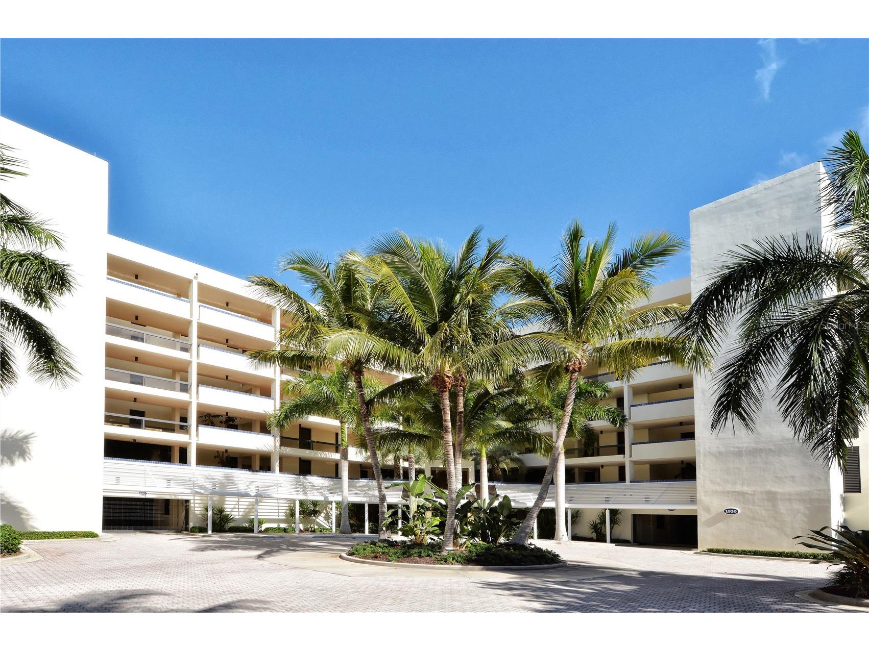 1930 Harbourside Drive #122 Longboat Key FL 34228 - SARASOTA BAY A4692494 image1