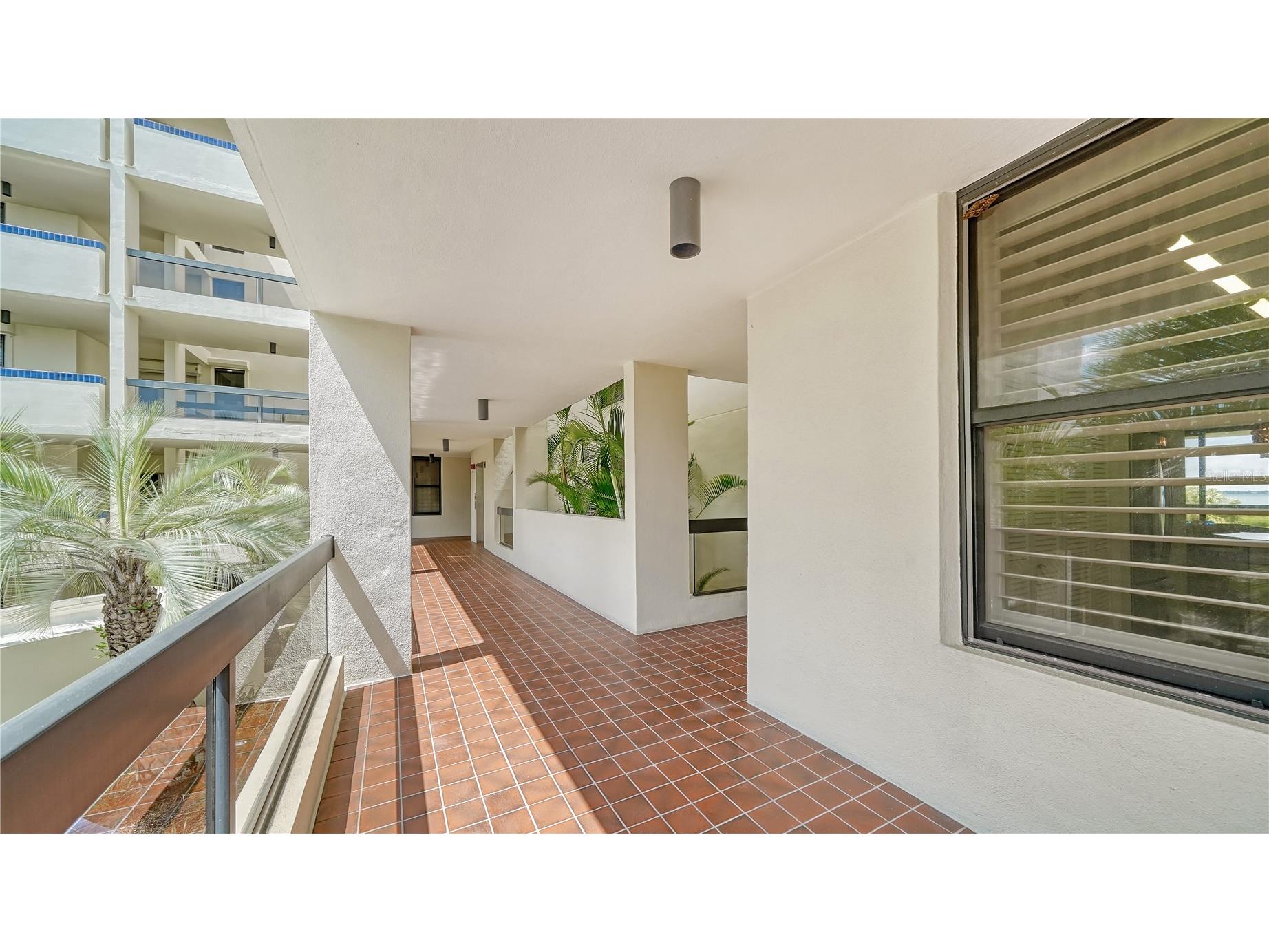 1930 Harbourside Drive #122 Longboat Key FL 34228 - SARASOTA BAY A4692494 image4
