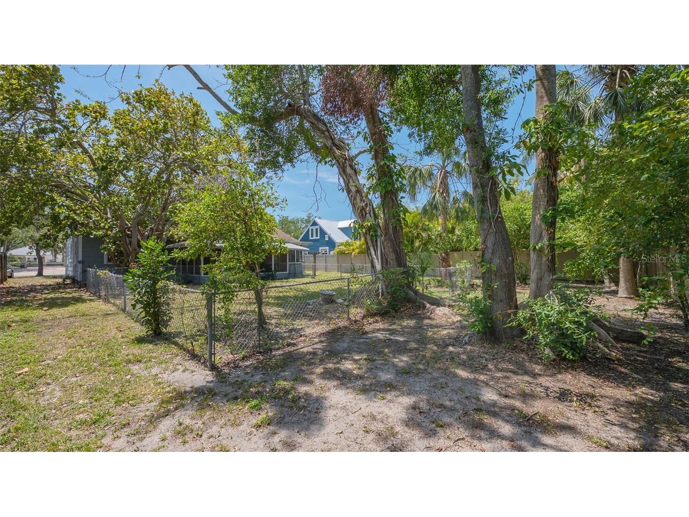 1931 Bahia Vista Street Sarasota FL 34239 A4674704 image21