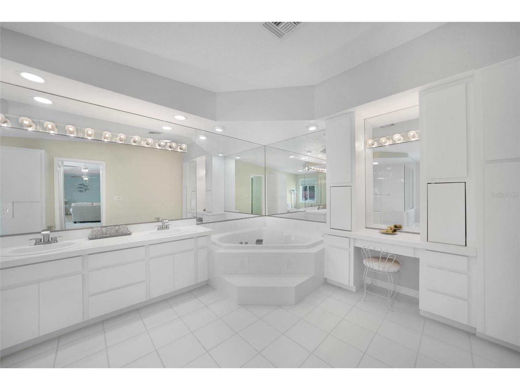 1931 Bayshore Drive Englewood FL 34223 C7517866 image63