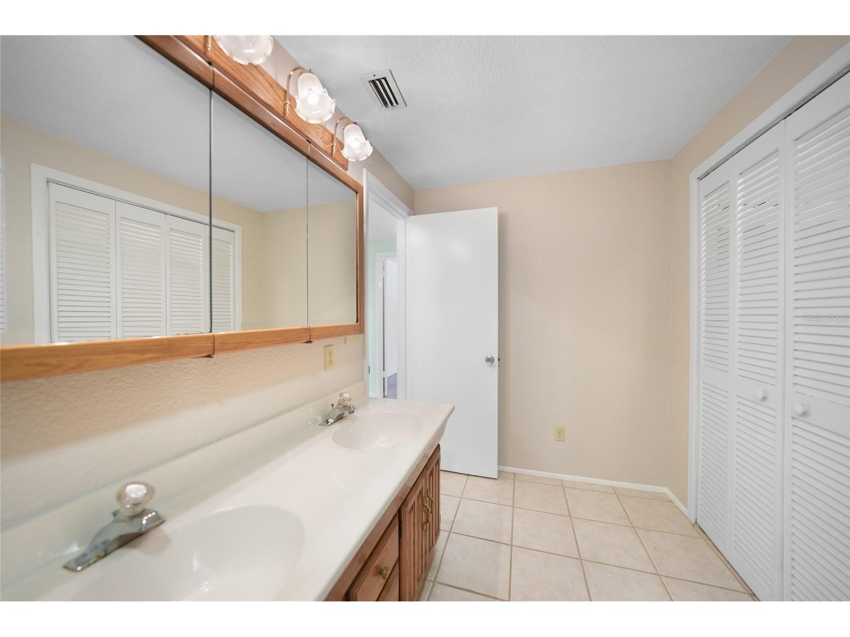 1931 Bayshore Drive Englewood FL 34223 C7517866 image65