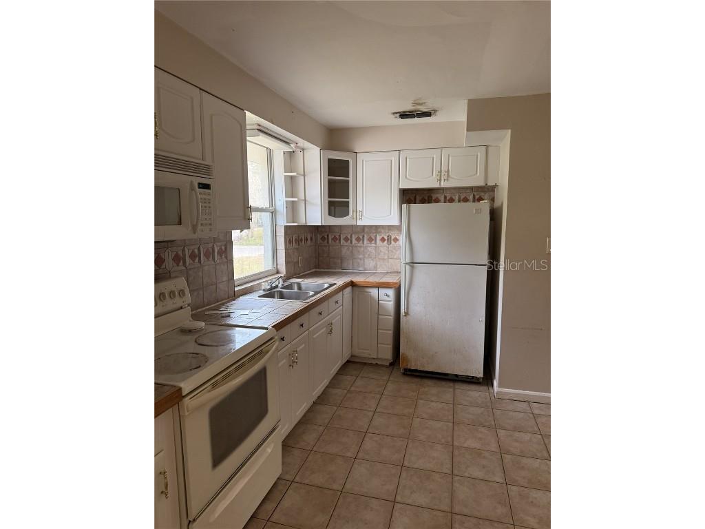 1931 Edgewater Drive Sarasota FL 34234 A4666577 image10