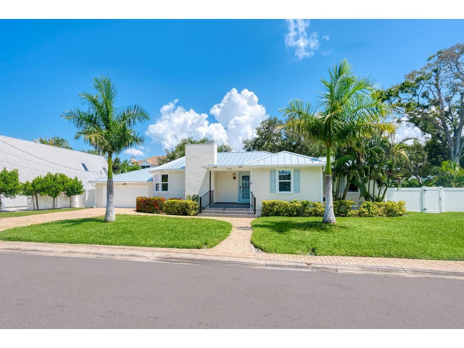1931 High Point Circle Sarasota FL 34236 A4690458 image1