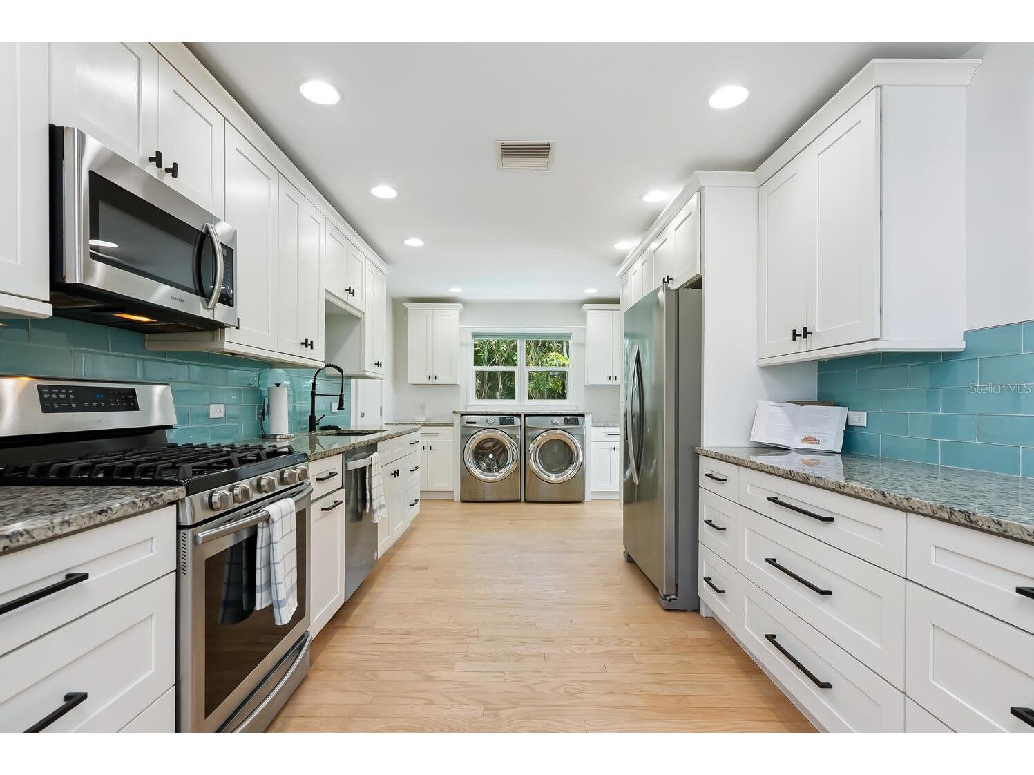 1931 High Point Circle Sarasota FL 34236 A4690458 image13