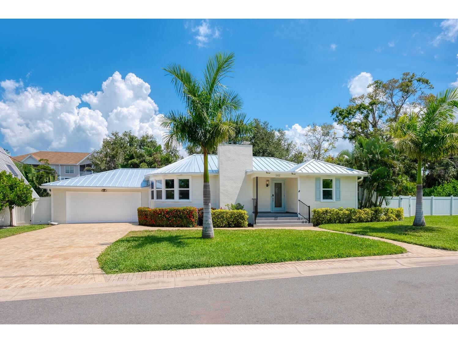 1931 High Point Circle Sarasota FL 34236 A4690458 image2