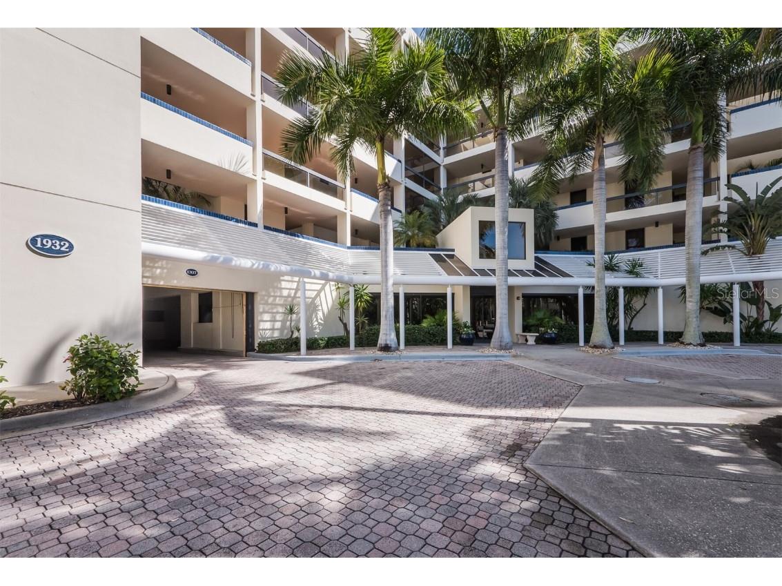 1932 Harbourside Drive #224 Longboat Key FL 34228 - SARASOTA BAY A4588036 image1