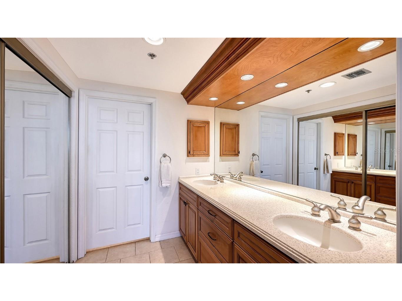 1932 Harbourside Drive #254 Longboat Key FL 34228 - SARASOTA BAY A4666650 image28