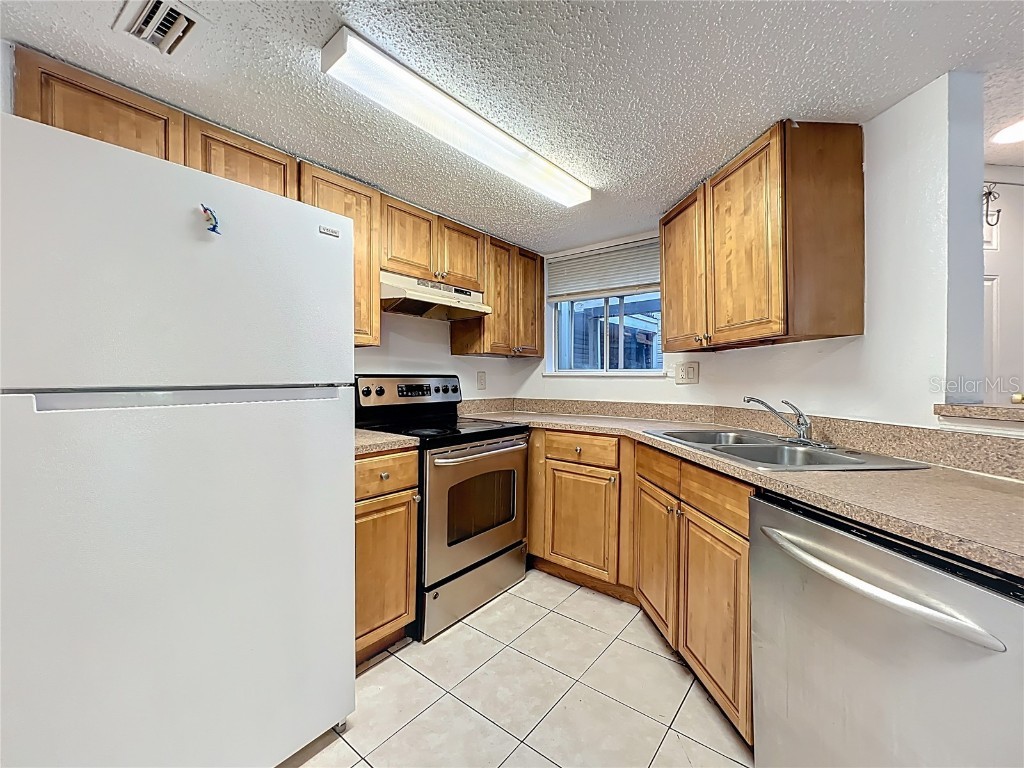 1932 Lake Atriums Cir #83 Orlando FL 32839 O6338693 image10