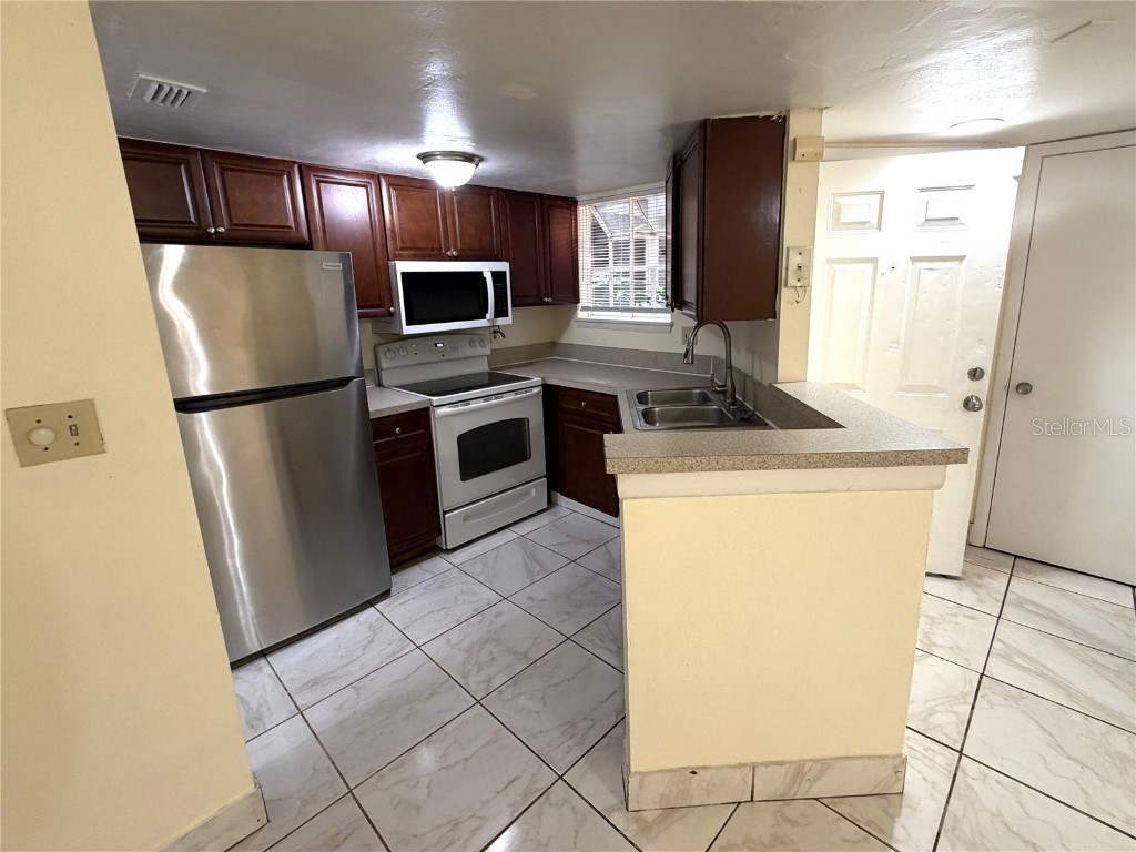 1932 Lake Atriums Circle #67 Orlando FL 32839 O6351314 image3