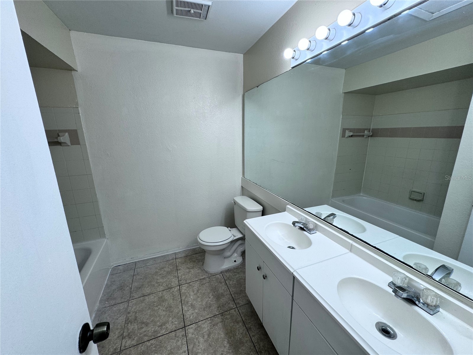 1932 Lake Atriums Circle #85 Orlando FL 32839 O6391412 image10