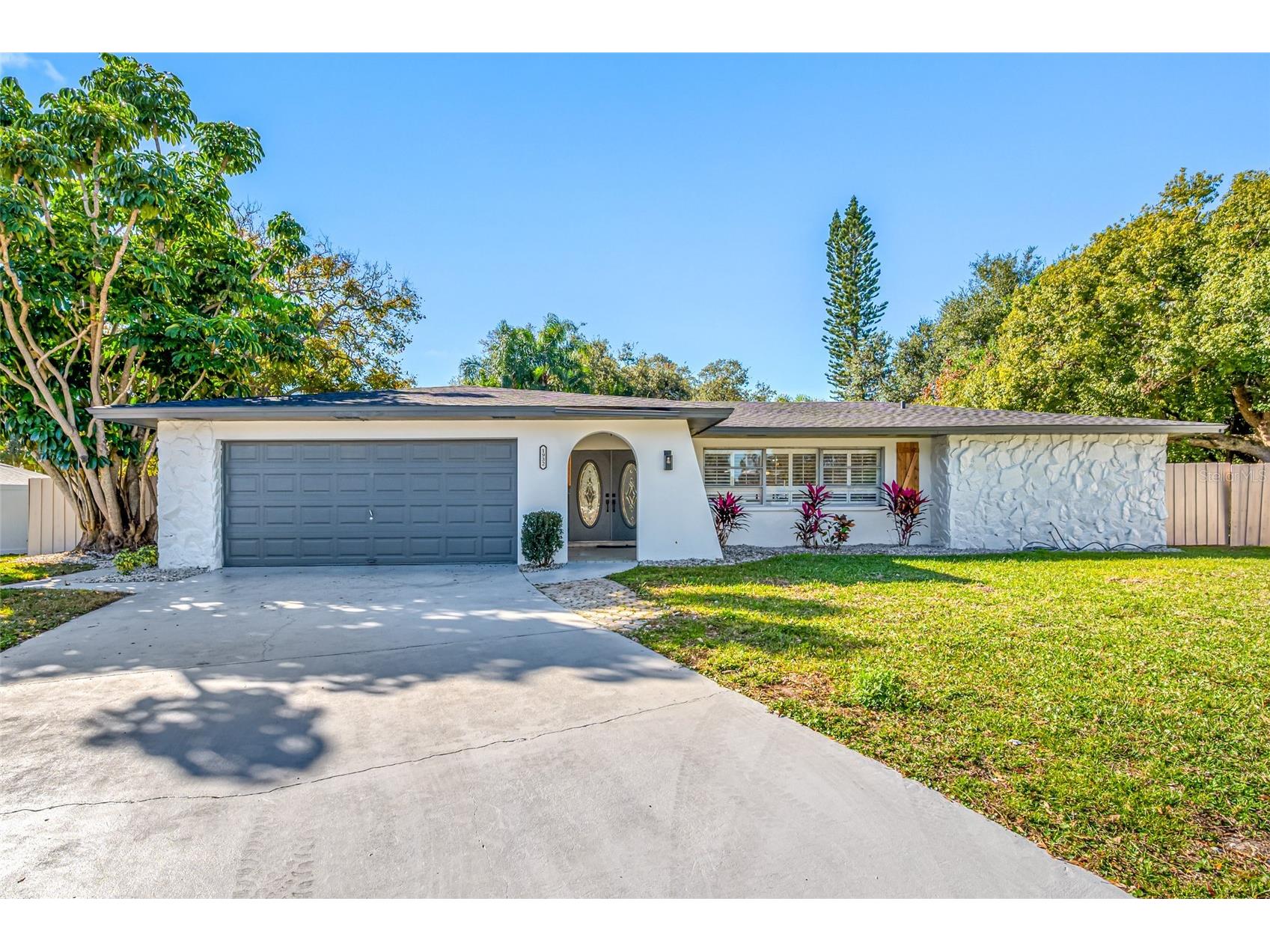 1932 Oro Court Clearwater FL 33764 TB8513697 image1