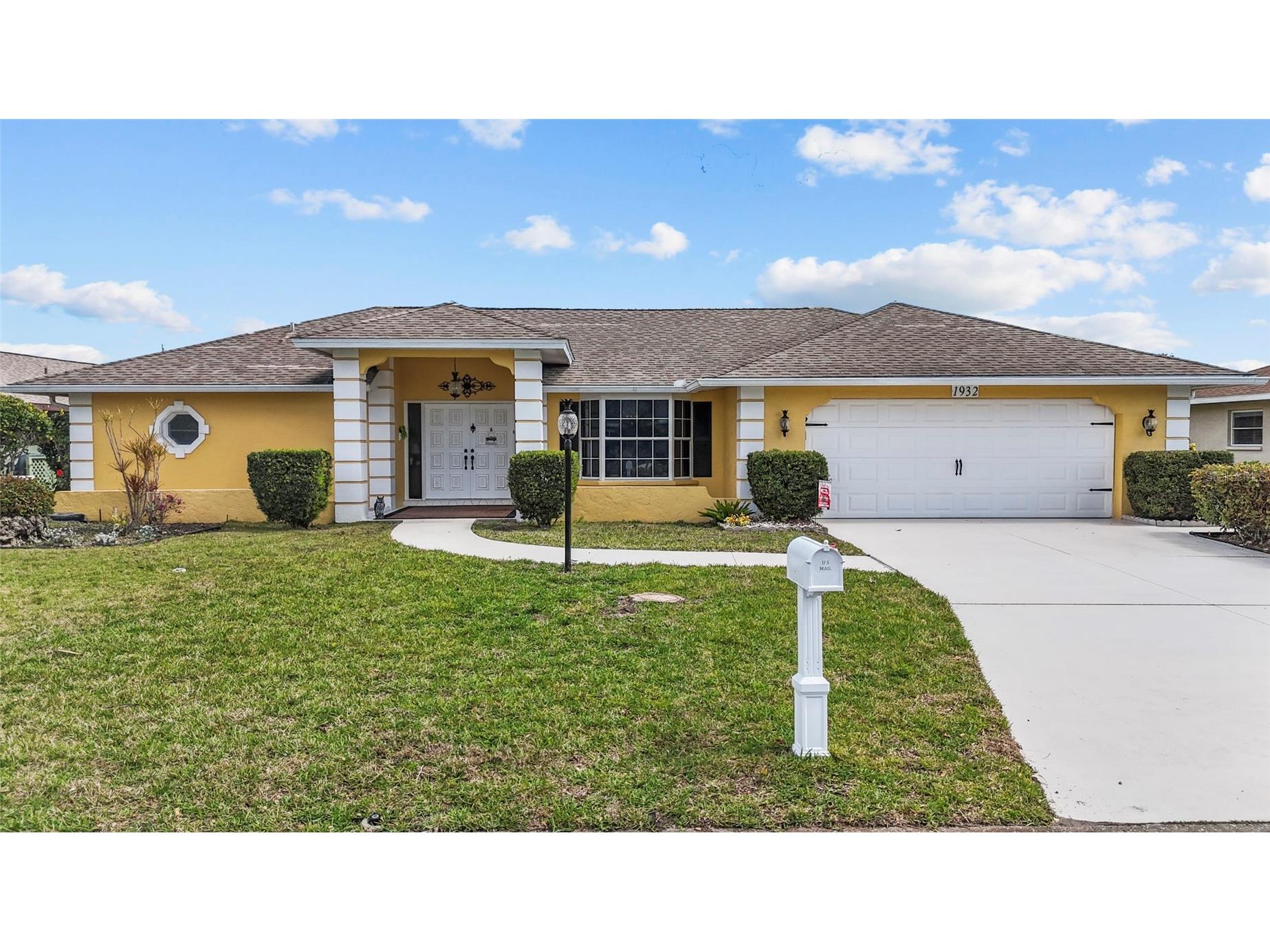 1932 Pebble Beach Court Venice FL 34293 - SKLAR LAKE A4684769 image1