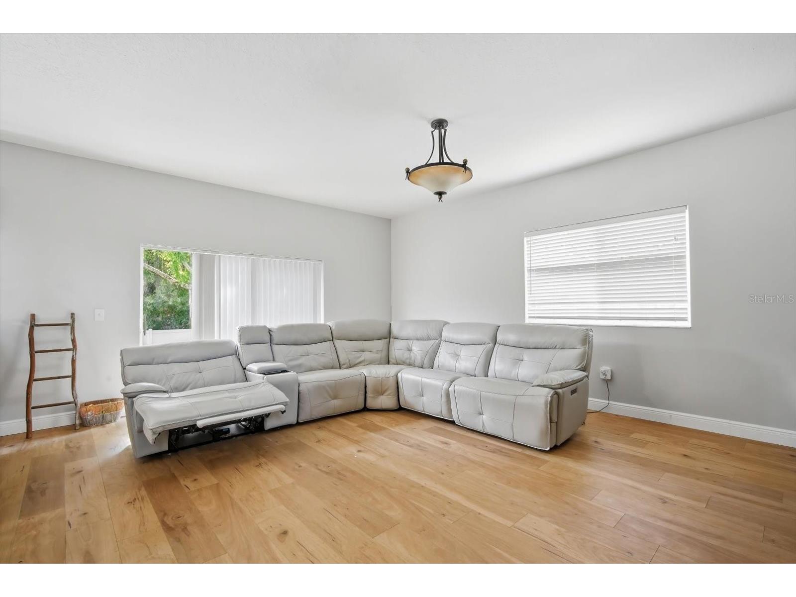 19321 Sandy Springs Circle Lutz FL 33558 TB8504276 image7