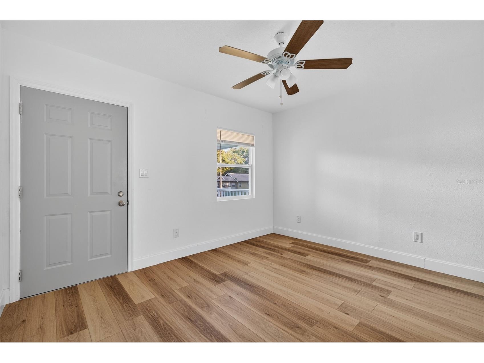 1933 10th Street S Saint Petersburg FL 33705 TB8465740 image10