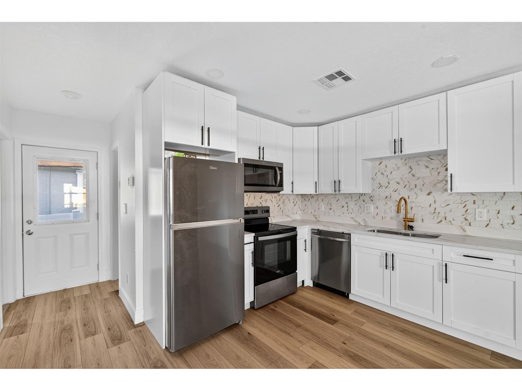 1933 10th Street S Saint Petersburg FL 33705 TB8465740 image11