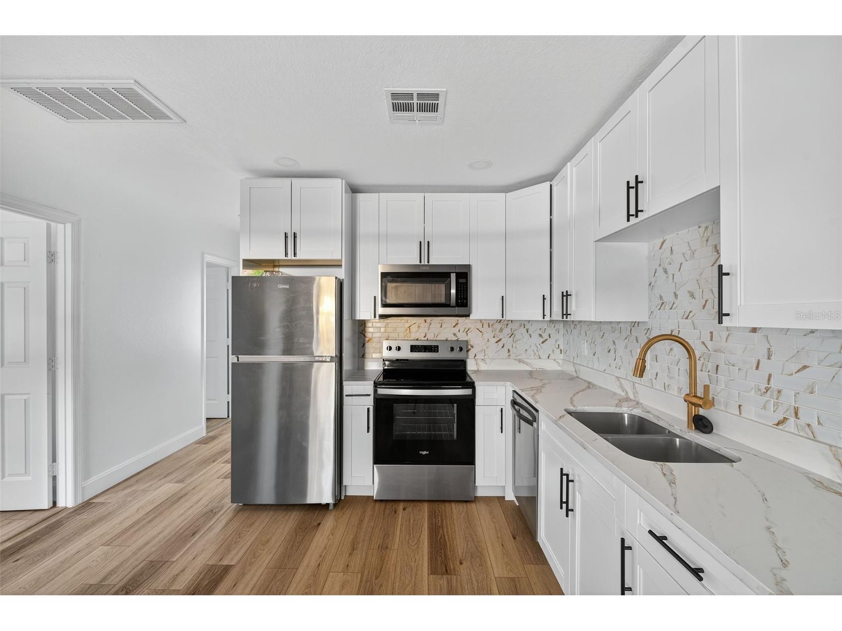 1933 10th Street S Saint Petersburg FL 33705 TB8465740 image12