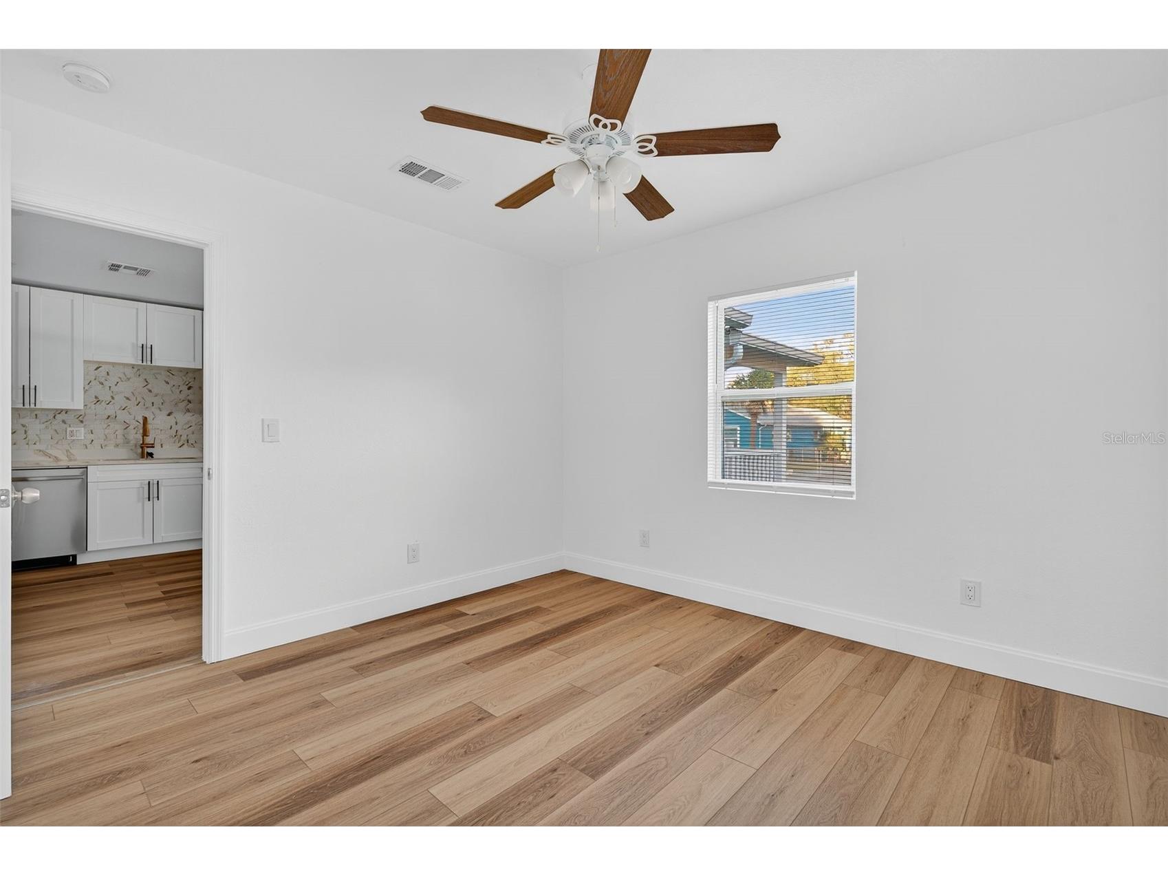 1933 10th Street S Saint Petersburg FL 33705 TB8465740 image19