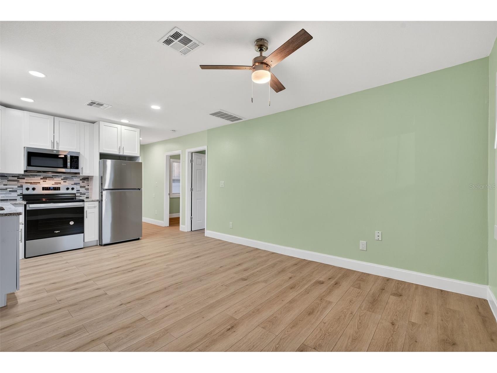 1933 10th Street S Saint Petersburg FL 33705 TB8465740 image32