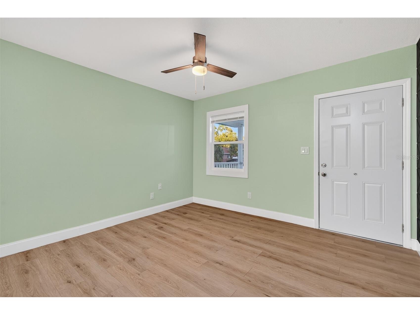 1933 10th Street S Saint Petersburg FL 33705 TB8465740 image33