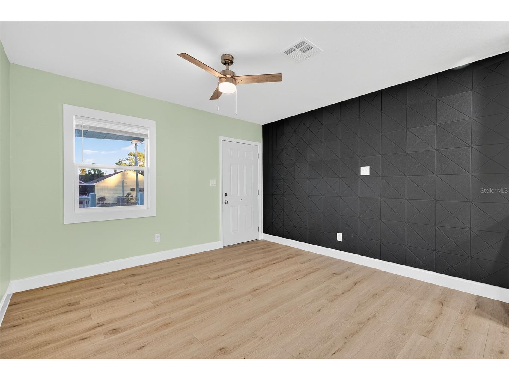 1933 10th Street S Saint Petersburg FL 33705 TB8465740 image34