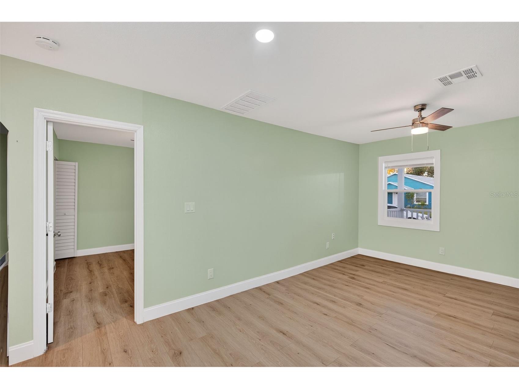 1933 10th Street S Saint Petersburg FL 33705 TB8465740 image38