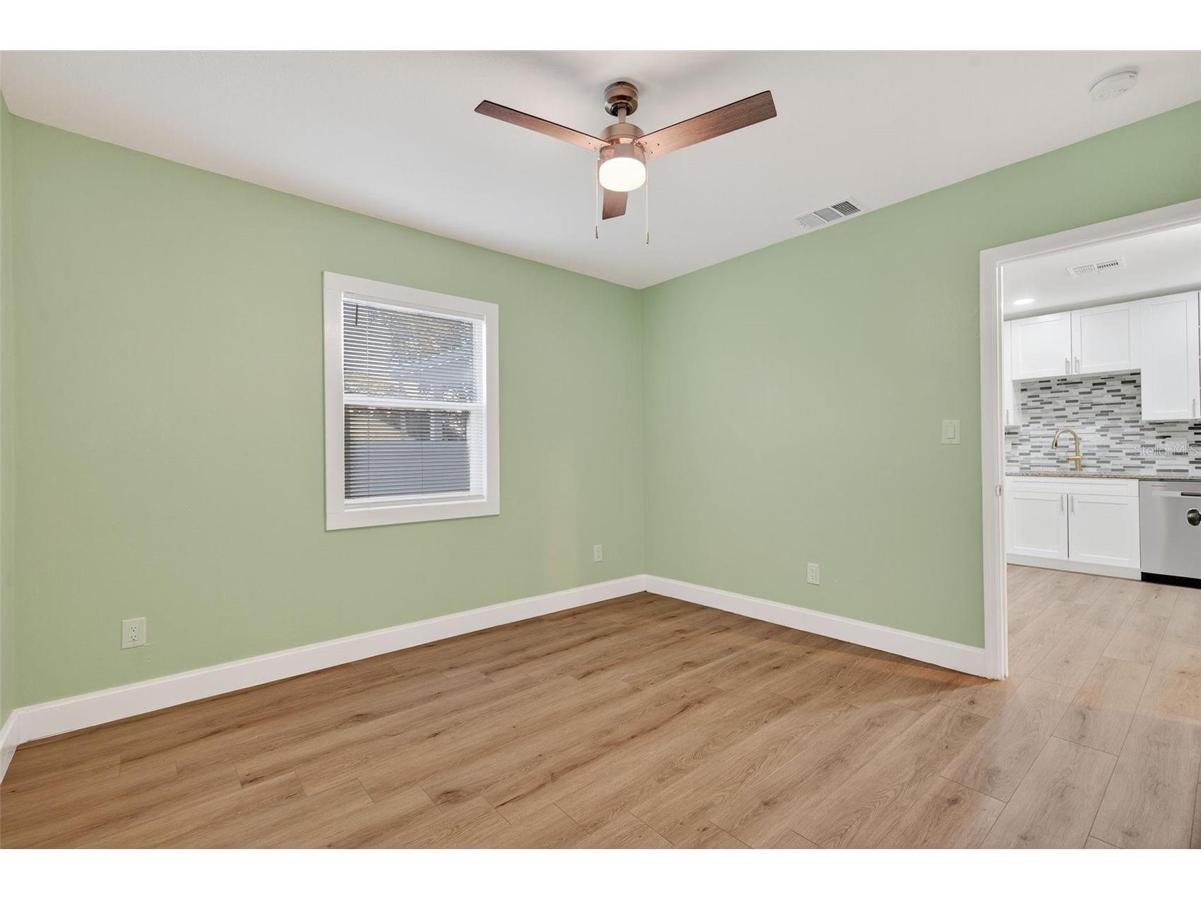 1933 10th Street S Saint Petersburg FL 33705 TB8465740 image40