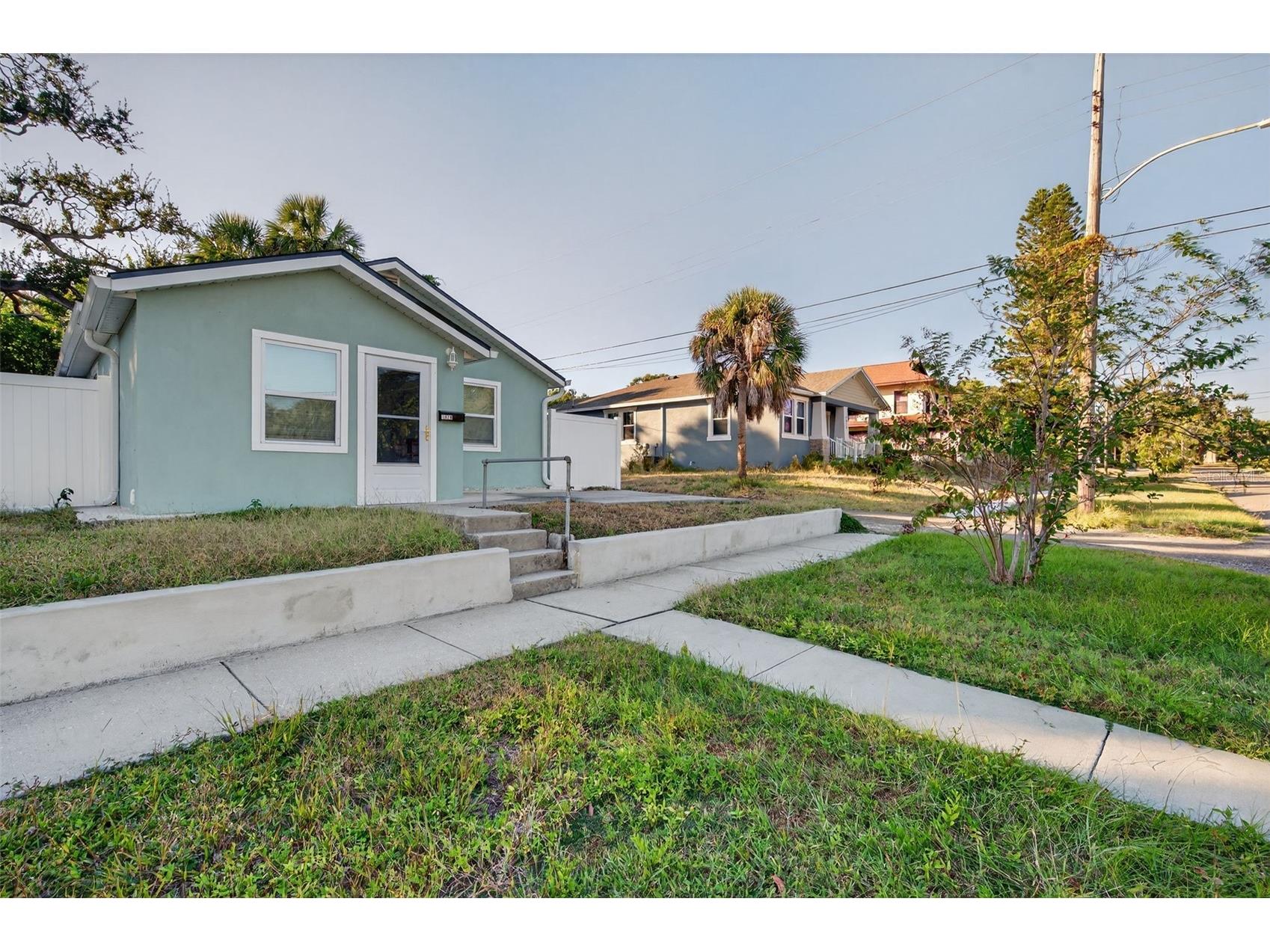 1933 10th Street S Saint Petersburg FL 33705 TB8465740 image52