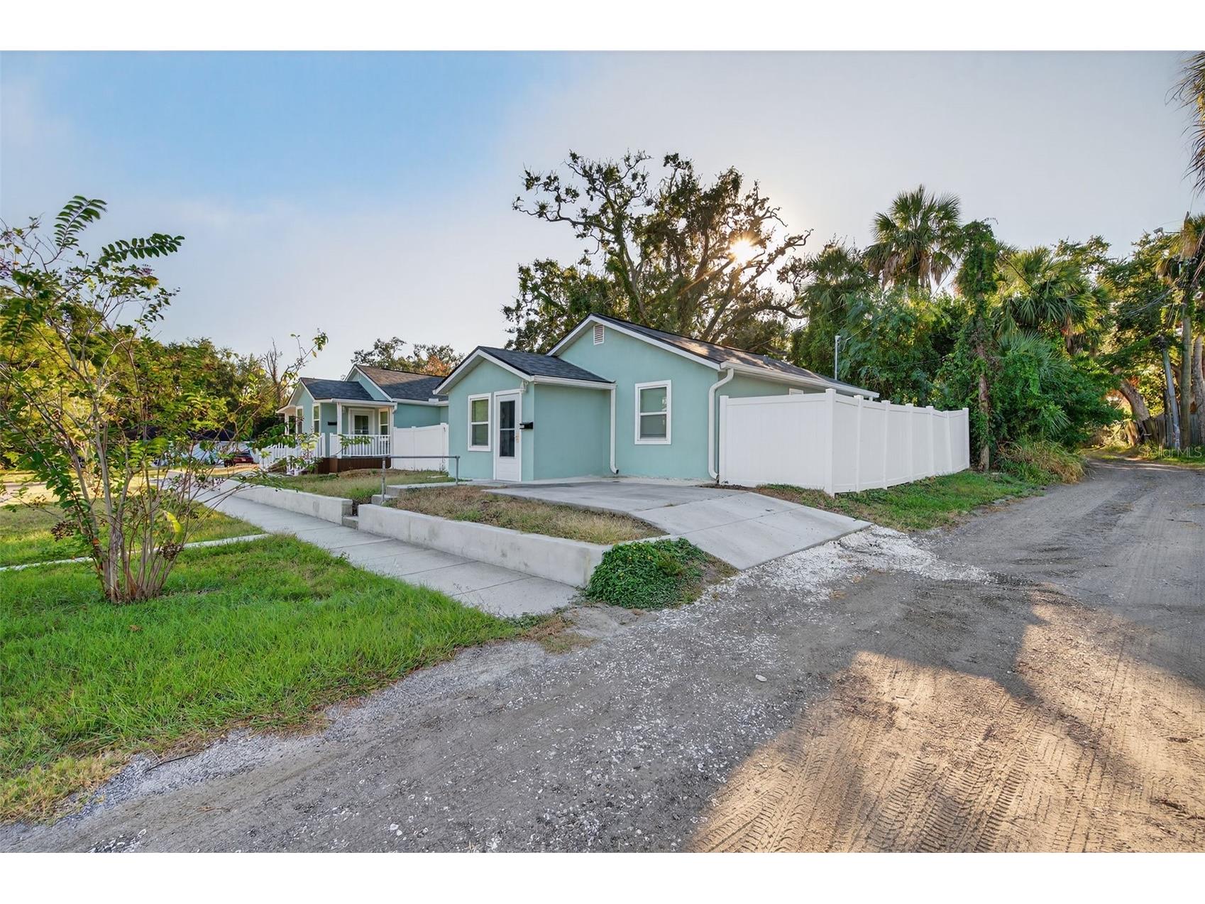 1933 10th Street S Saint Petersburg FL 33705 TB8465740 image54