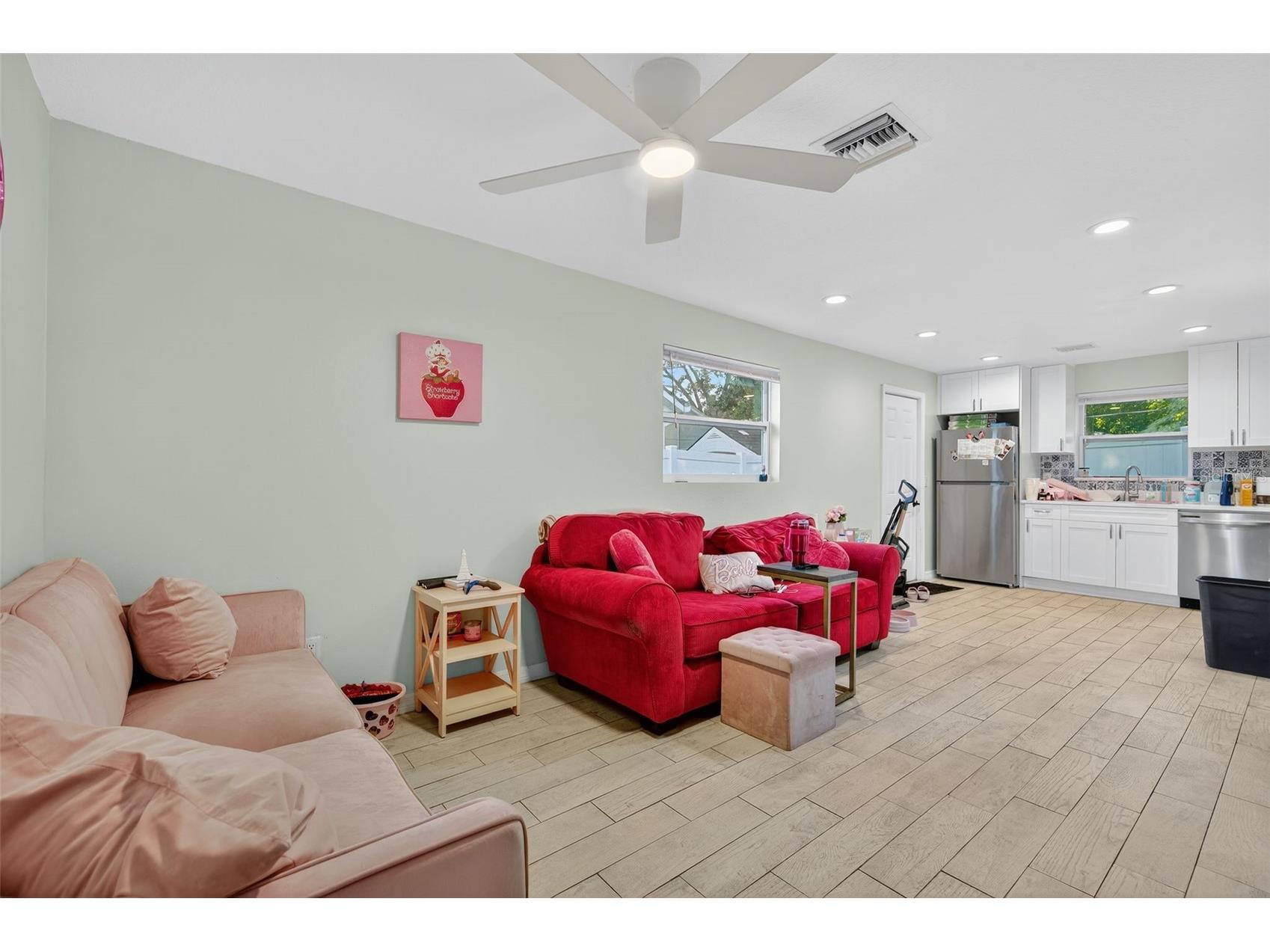 1933 10th Street S Saint Petersburg FL 33705 TB8465740 image63