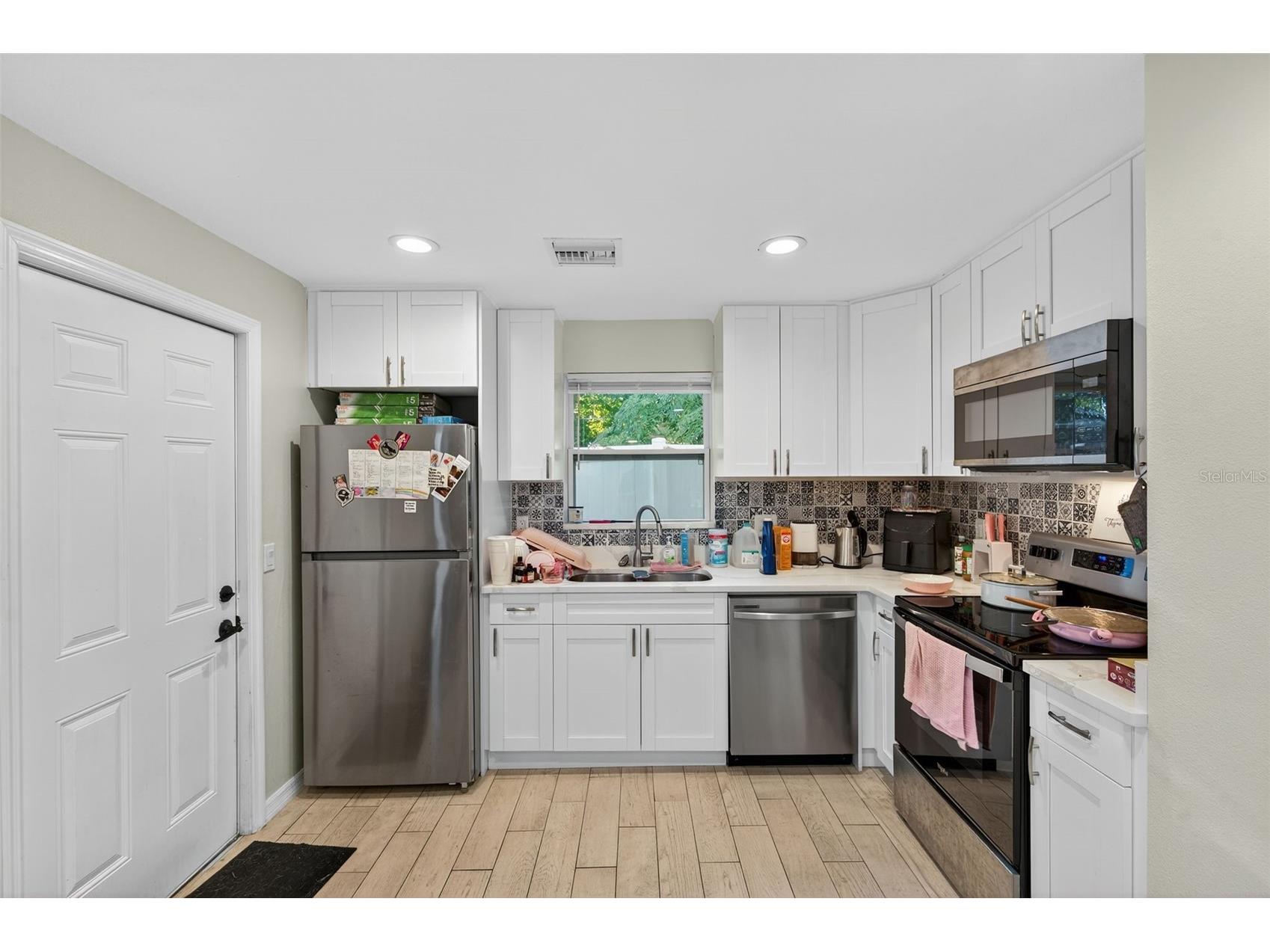 1933 10th Street S Saint Petersburg FL 33705 TB8465740 image64