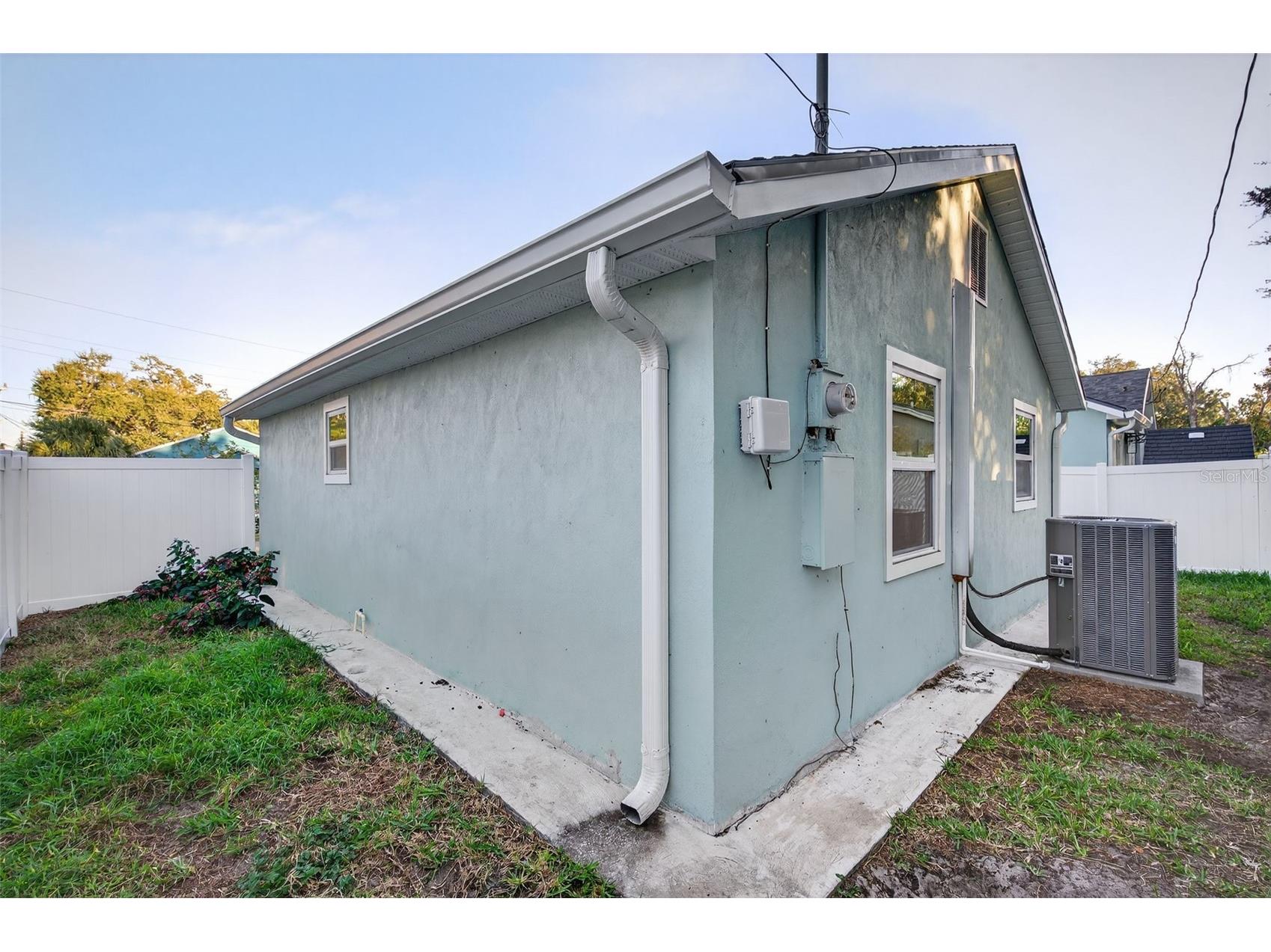 1933 10th Street S Saint Petersburg FL 33705 TB8465740 image67