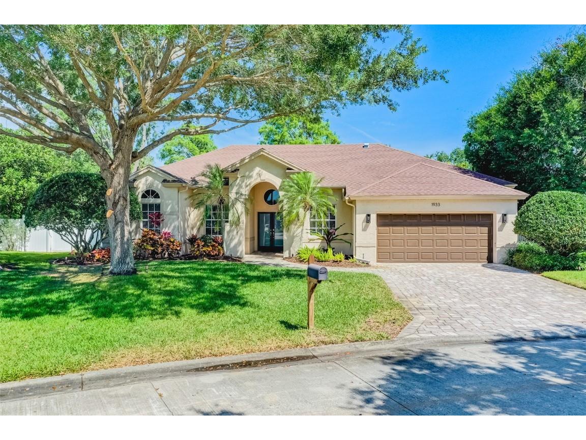 1933 Glen Lakes Circle N Saint Petersburg FL 33702 U8196457 image1