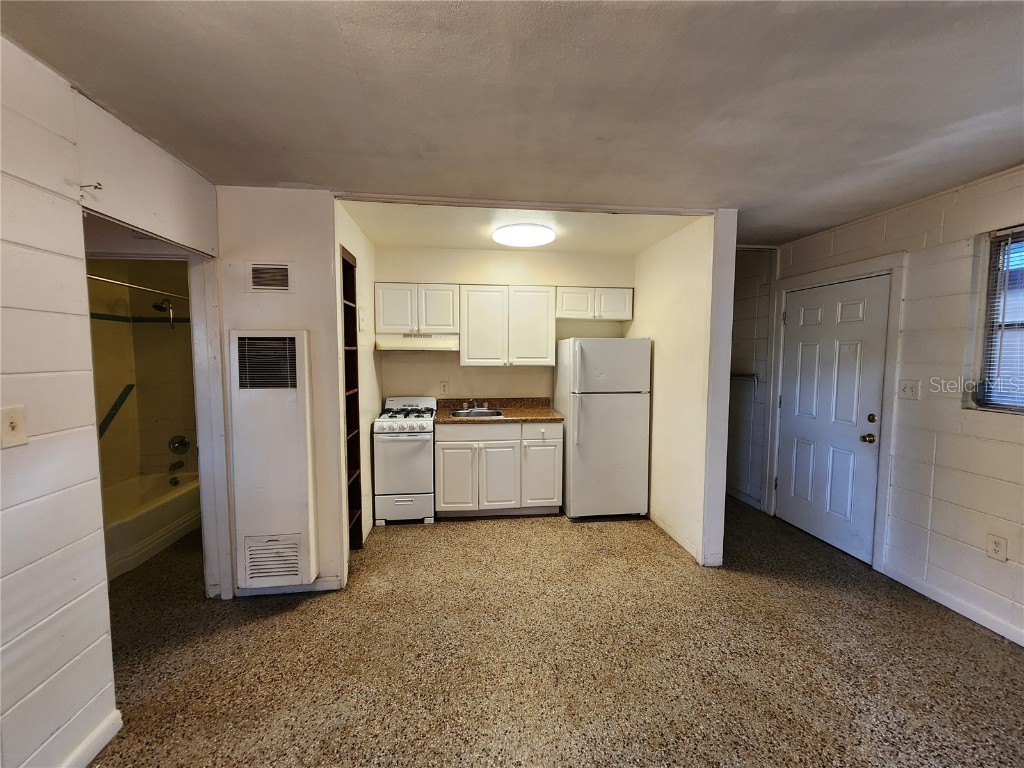 1933 NW 4 Avenue #B Gainesville FL 32603 GC536327 image14