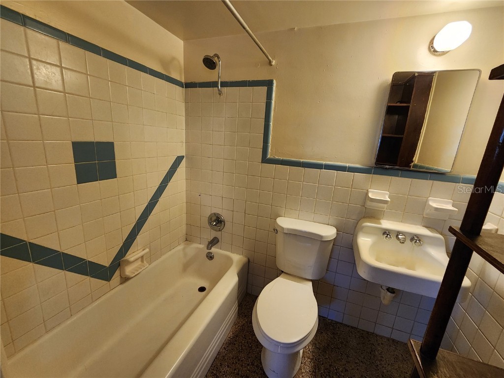 1933 NW 4 Avenue #B Gainesville FL 32603 GC536327 image16