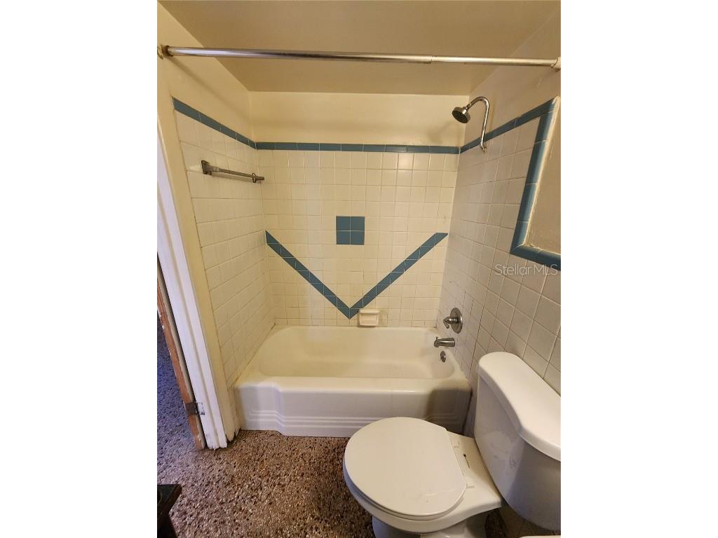 1933 NW 4 Avenue #B Gainesville FL 32603 GC536327 image21