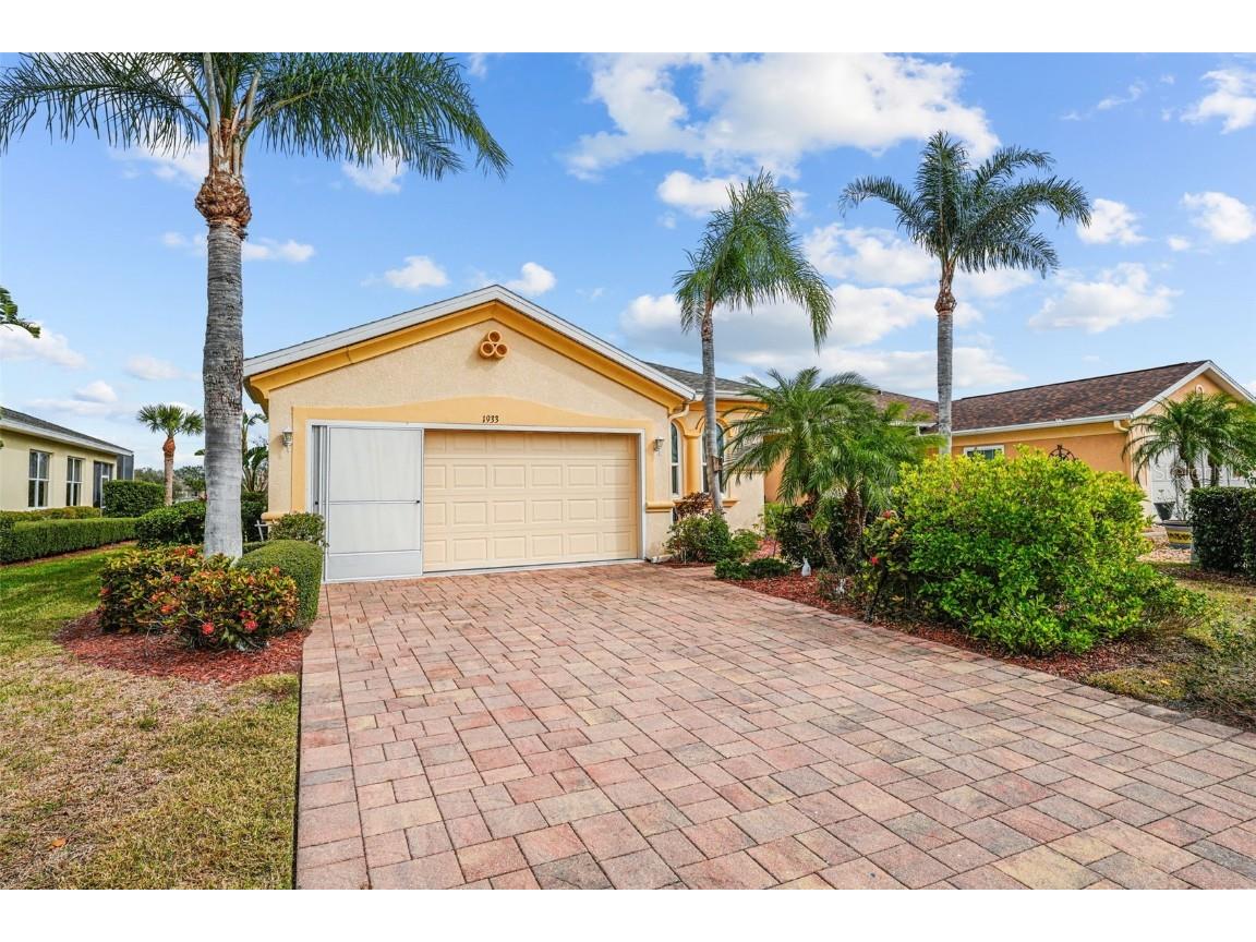 1933 Sterling Glen Court Sun City Center FL 33573 TB8340515 image1