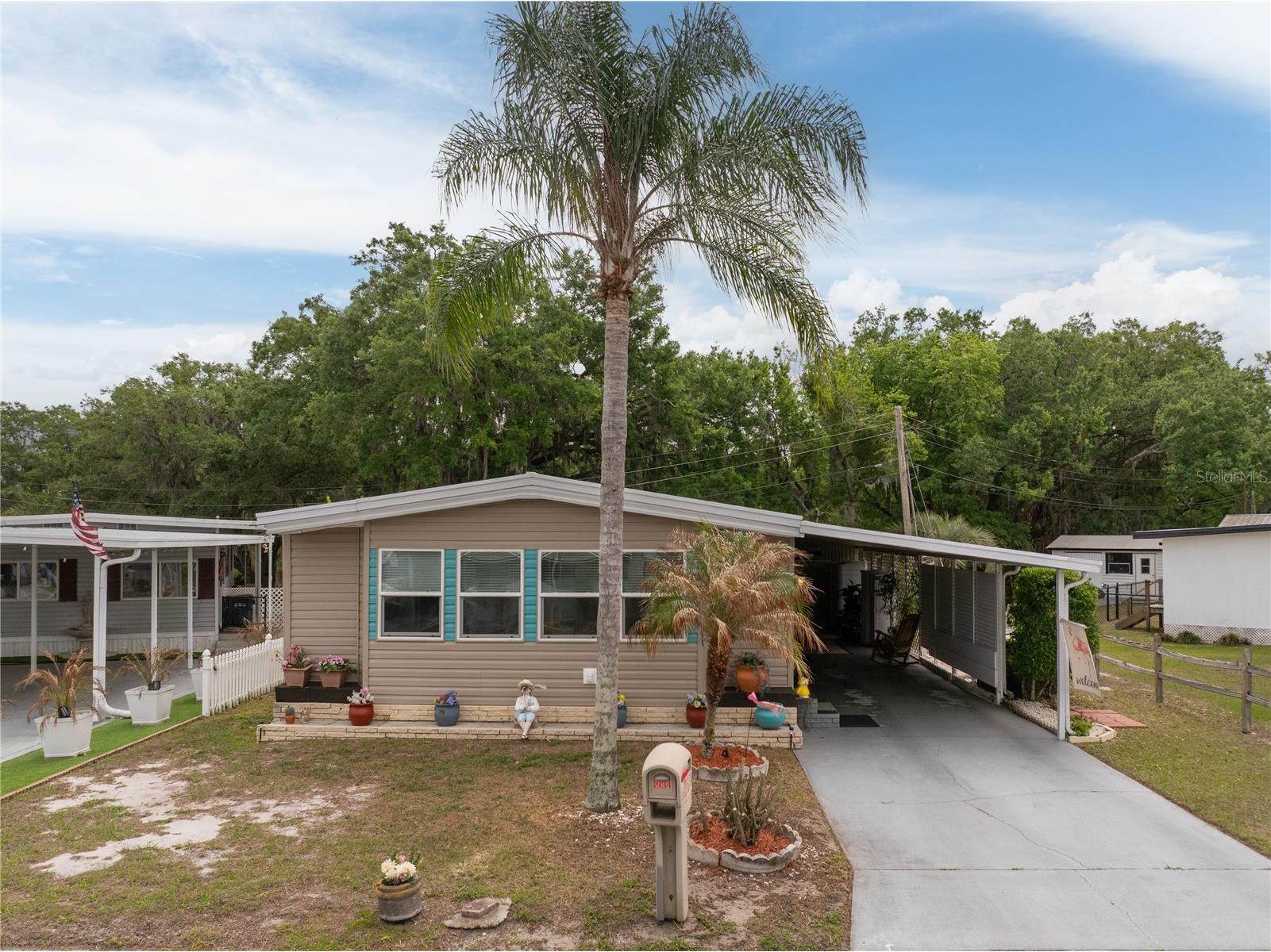 1934 Blue Lake Drive Lakeland FL 33801 - Blue Lake TB8474401 image1