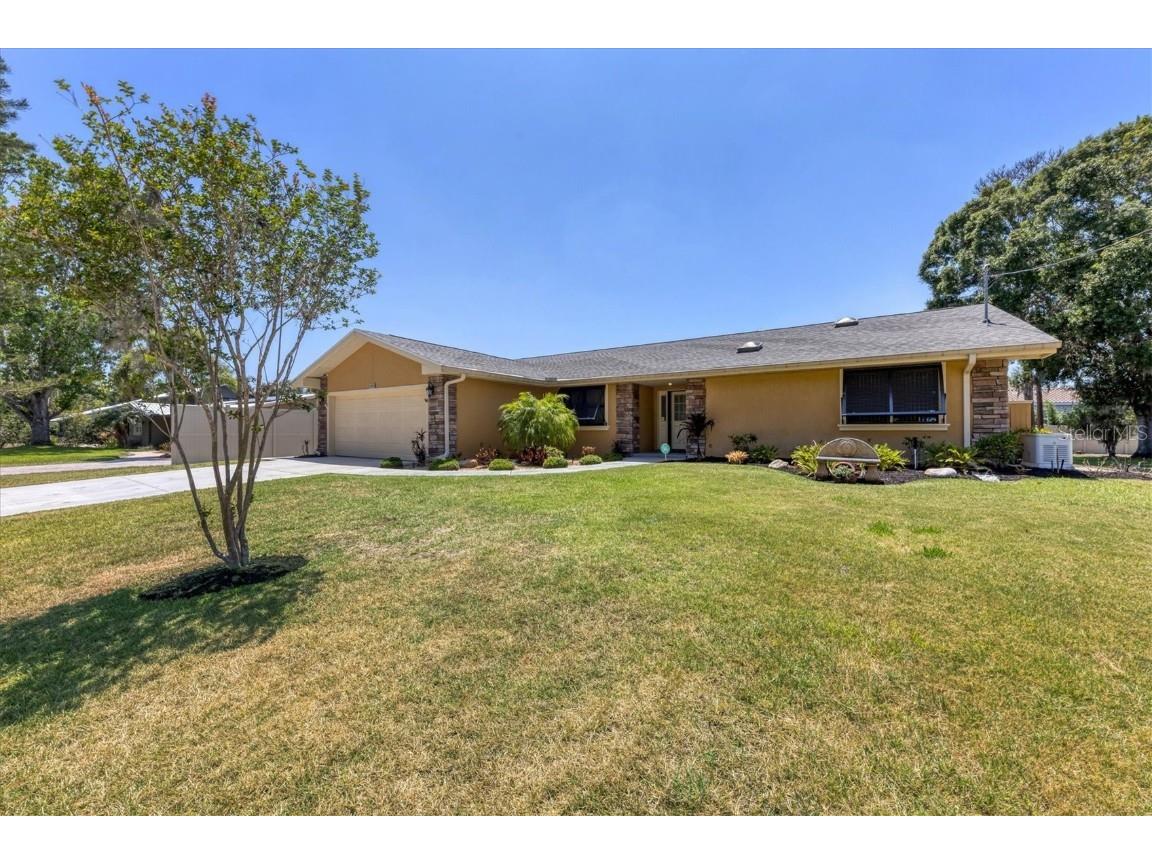 1934 E Leewynn Drive Sarasota FL 34240 A4570608 image1