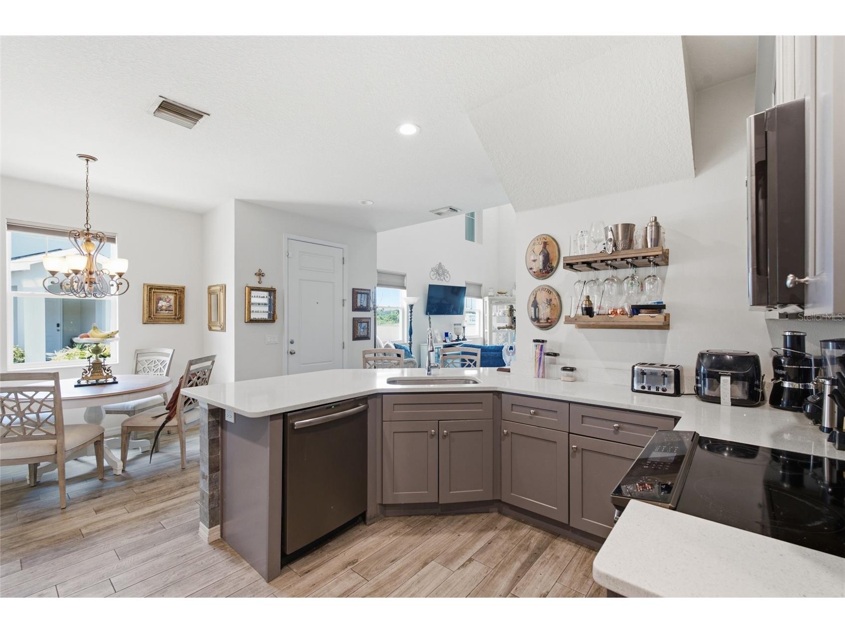 1934 Lake Ridge Boulevard Clearwater FL 33763 - BECKETT LAKE TB8531186 image12