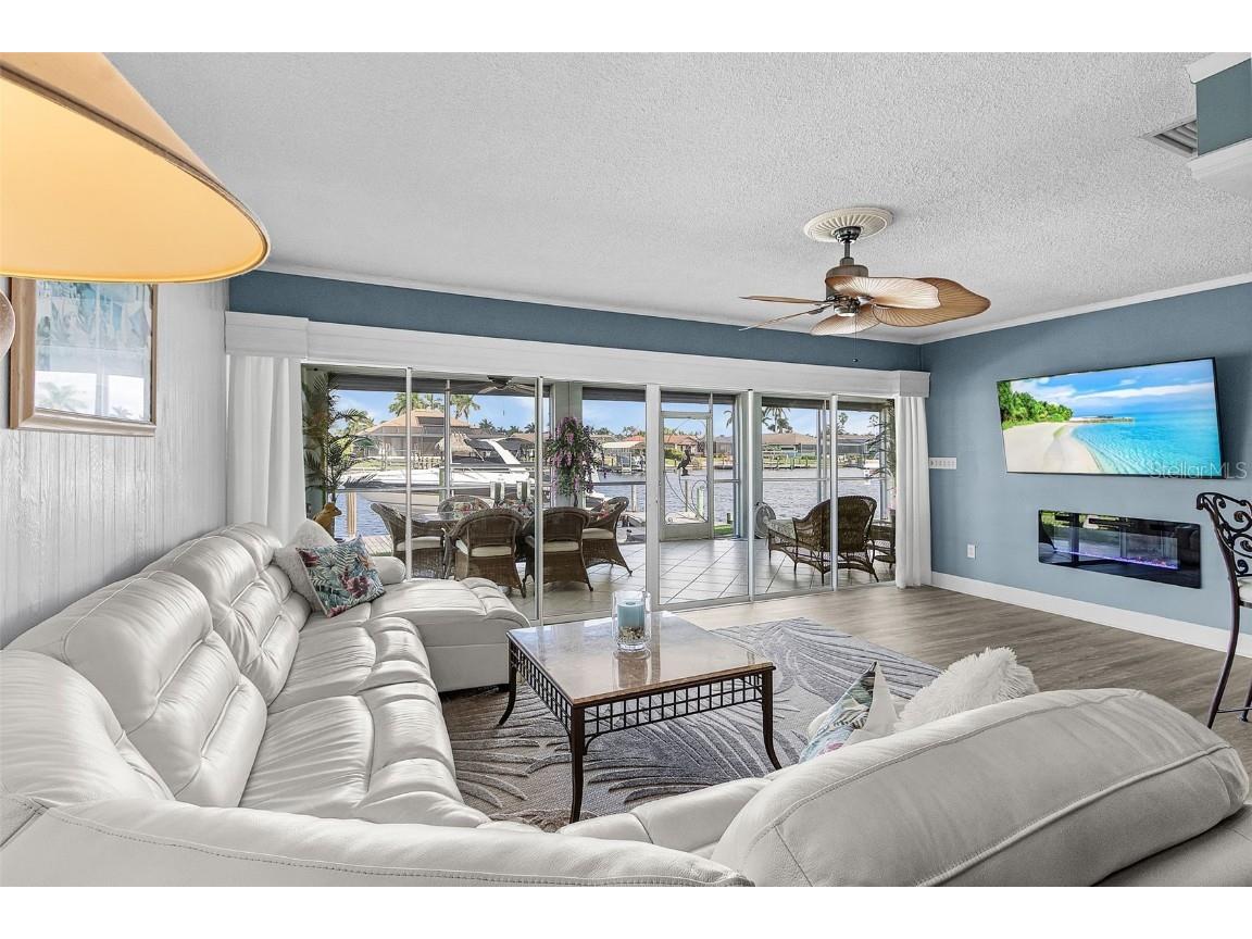 1935 SE 36th Terrace Cape Coral FL 33904 - CALOOSAHATCHEE RIVER TB8433541 image14