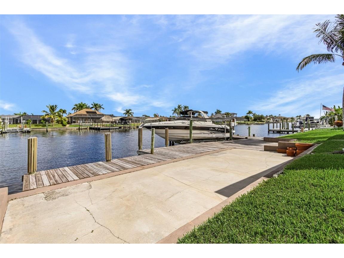 1935 SE 36th Terrace Cape Coral FL 33904 - CALOOSAHATCHEE RIVER TB8433541 image37