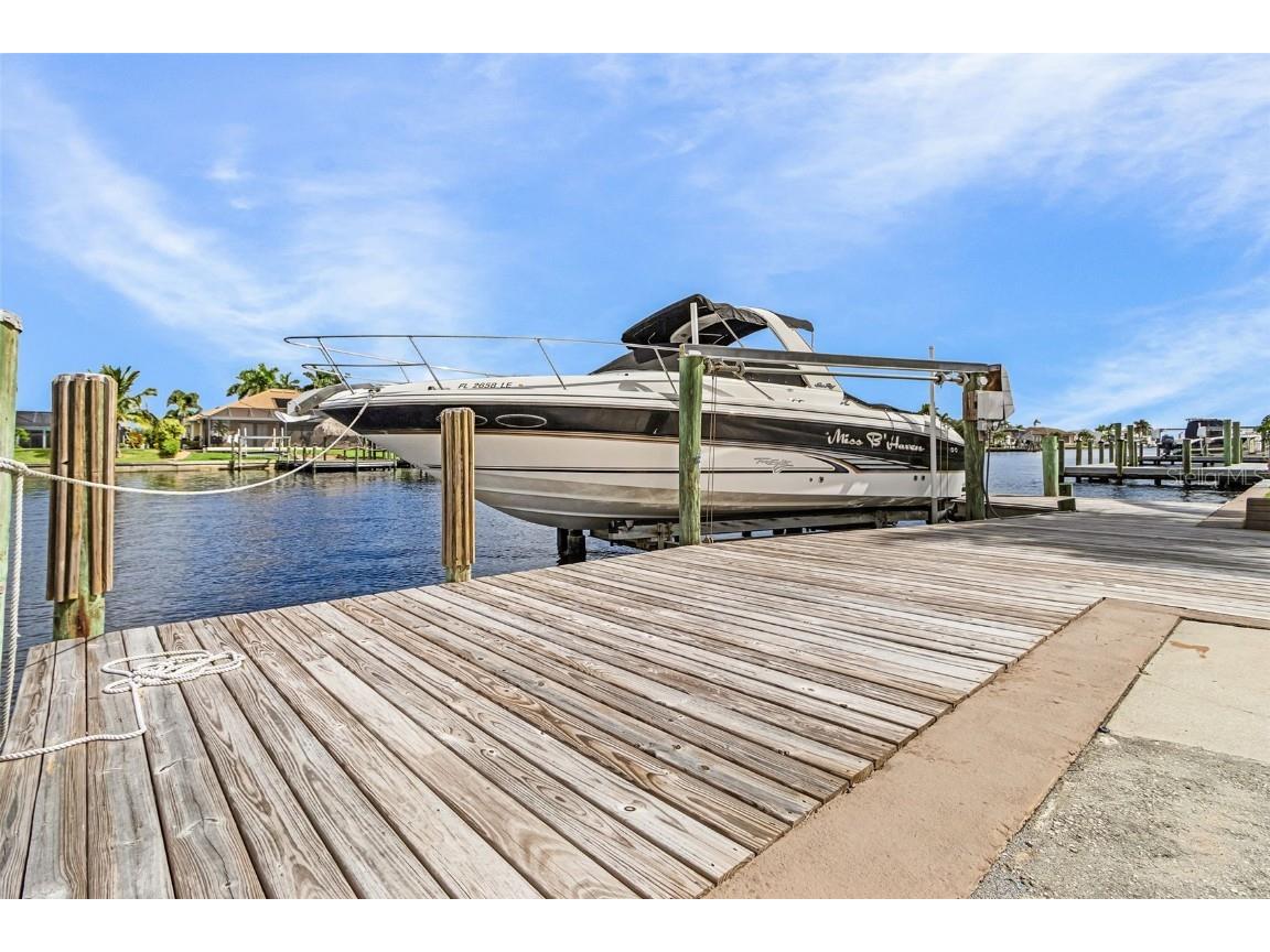 1935 SE 36th Terrace Cape Coral FL 33904 - CALOOSAHATCHEE RIVER TB8433541 image39
