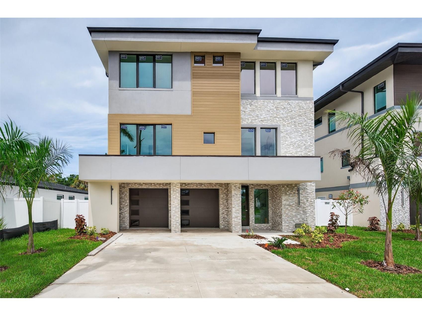1935 Shore Acres Boulevard NE Saint Petersburg FL 33703 TB8506518 image1