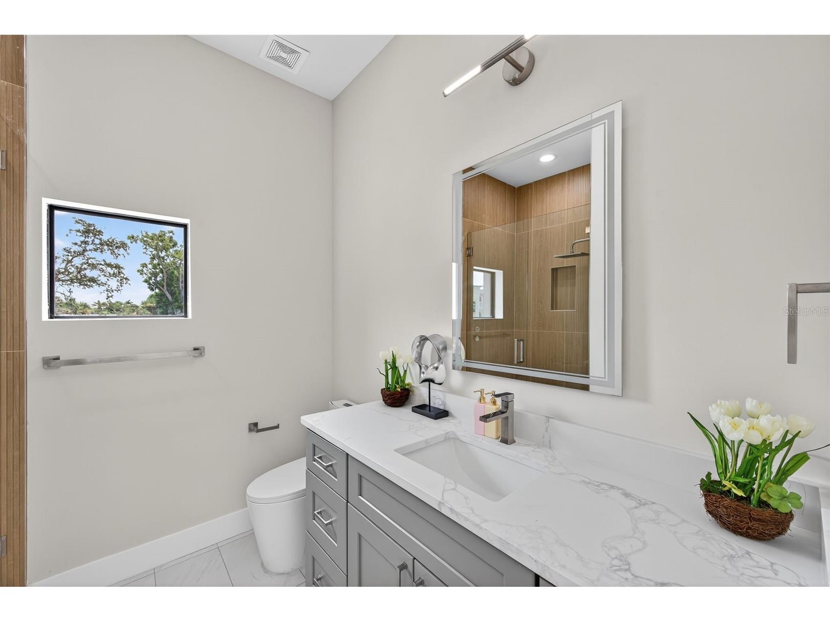 1935 Shore Acres Boulevard NE Saint Petersburg FL 33703 TB8506518 image15