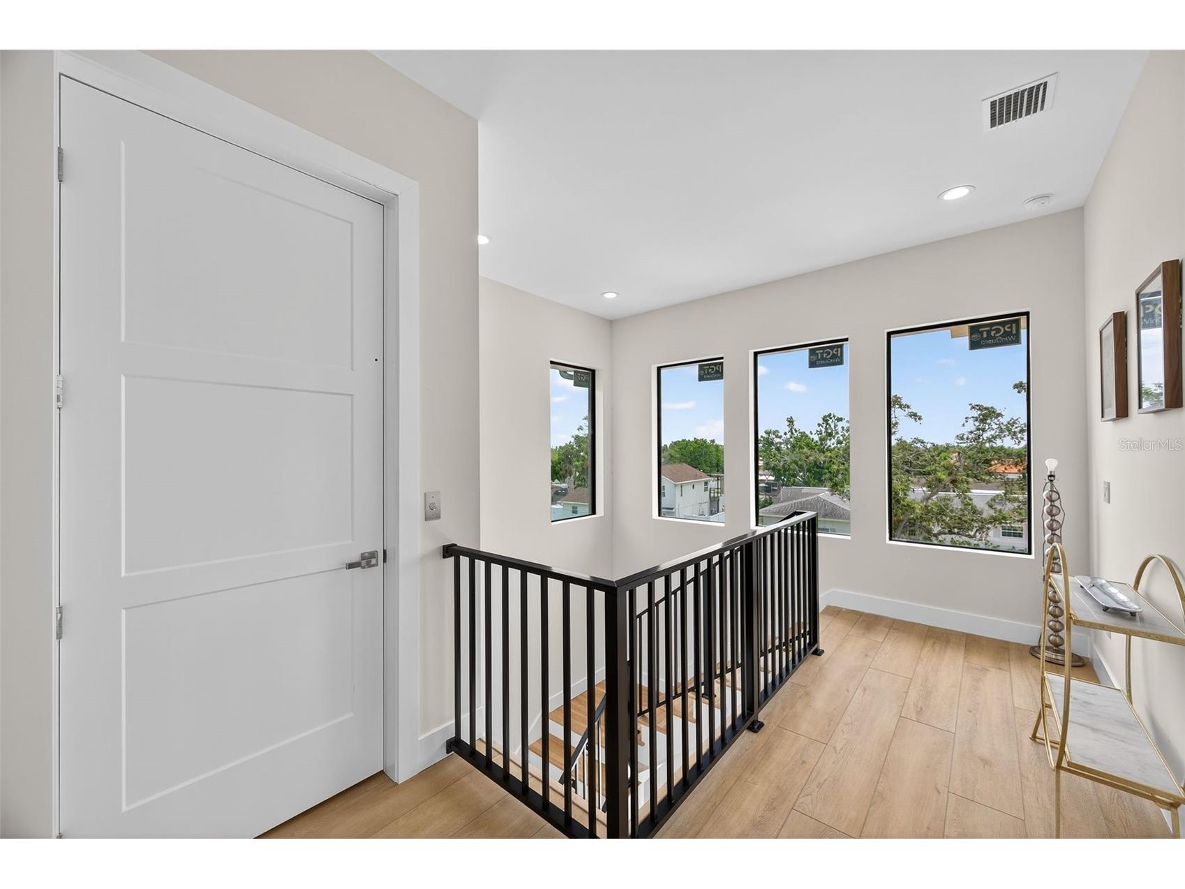 1935 Shore Acres Boulevard NE Saint Petersburg FL 33703 TB8506518 image22