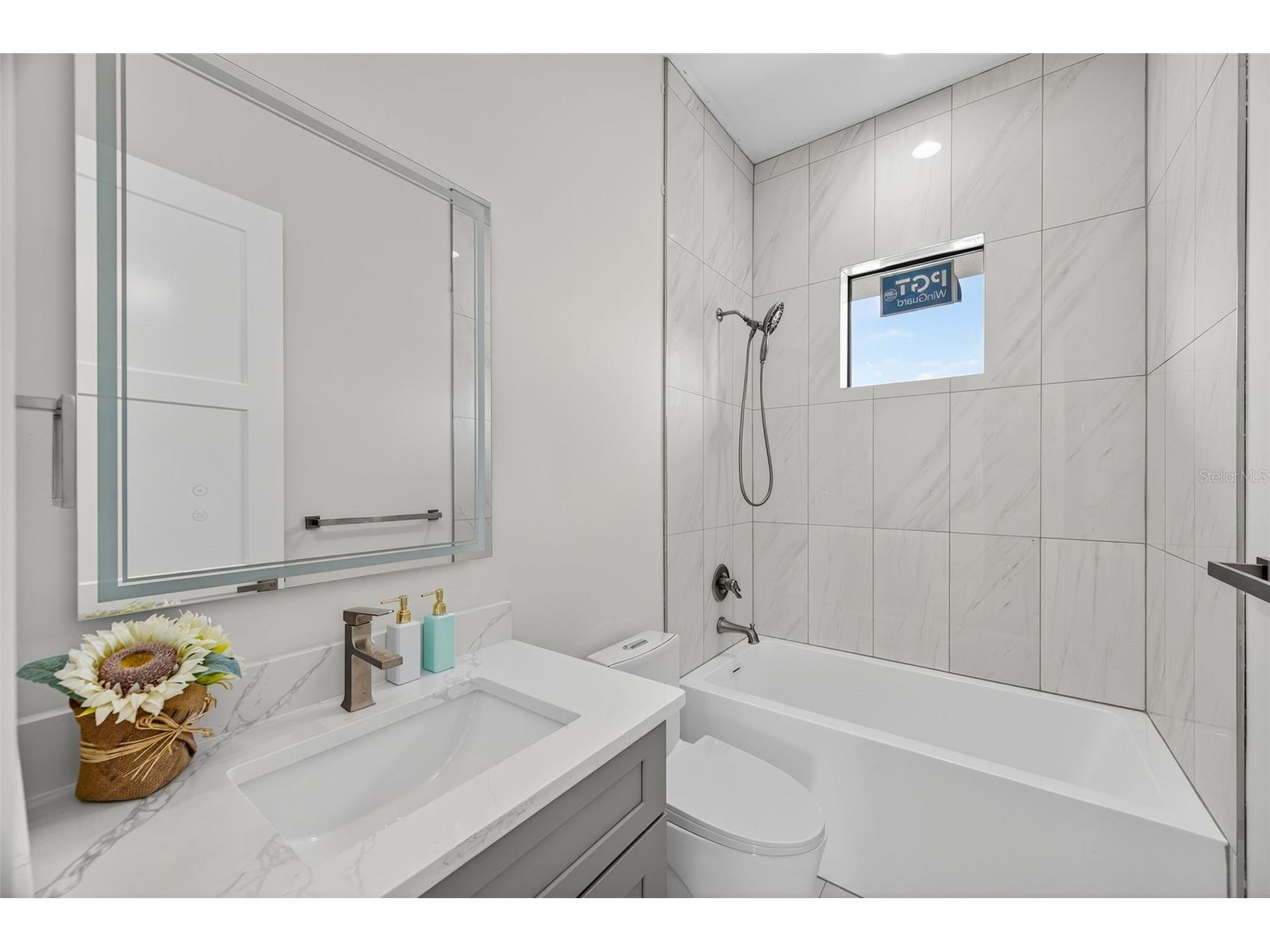 1935 Shore Acres Boulevard NE Saint Petersburg FL 33703 TB8506518 image35