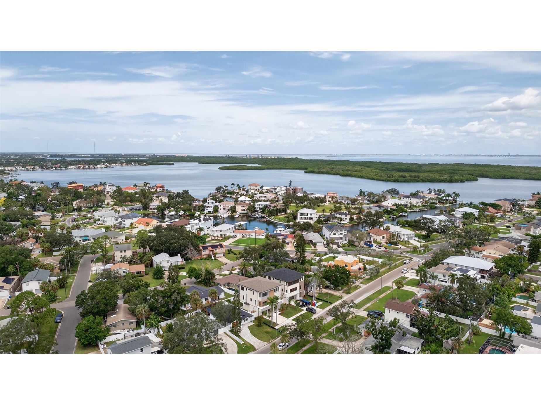 1935 Shore Acres Boulevard NE Saint Petersburg FL 33703 TB8506518 image50